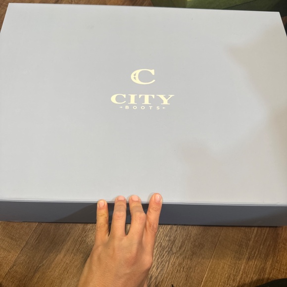 Boots - Picture 8 of 9